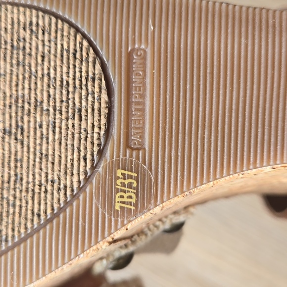 NWOT Lucky Brand Marla Cork Wedge Sandals - Picture 8 of 9